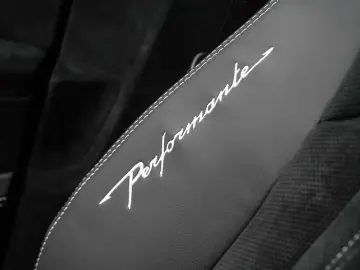 Urus Performante Verde Gea Matt  Interior Carbon