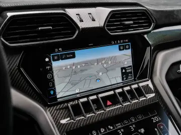 Urus Performante Verde Gea Matt  Interior Carbon