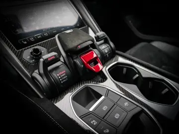 Urus Performante Verde Gea Matt  Interior Carbon