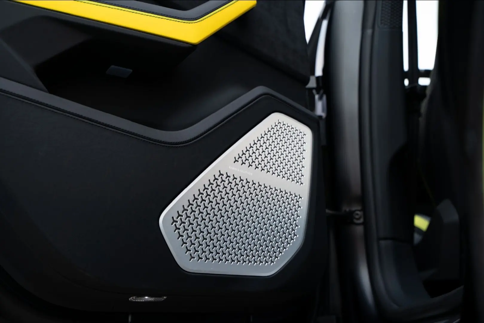 Urus 4.0 V8 Autom. Urus Graphite Capsule