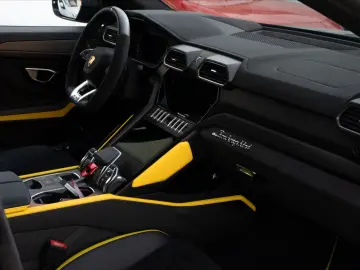 Urus 4.0 V8 Autom. Urus Graphite Capsule