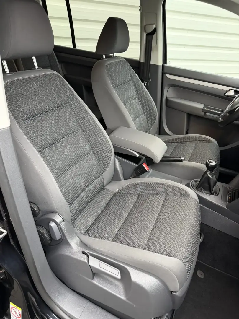 Volkswagen Touran 2.0 diesel cutie manual