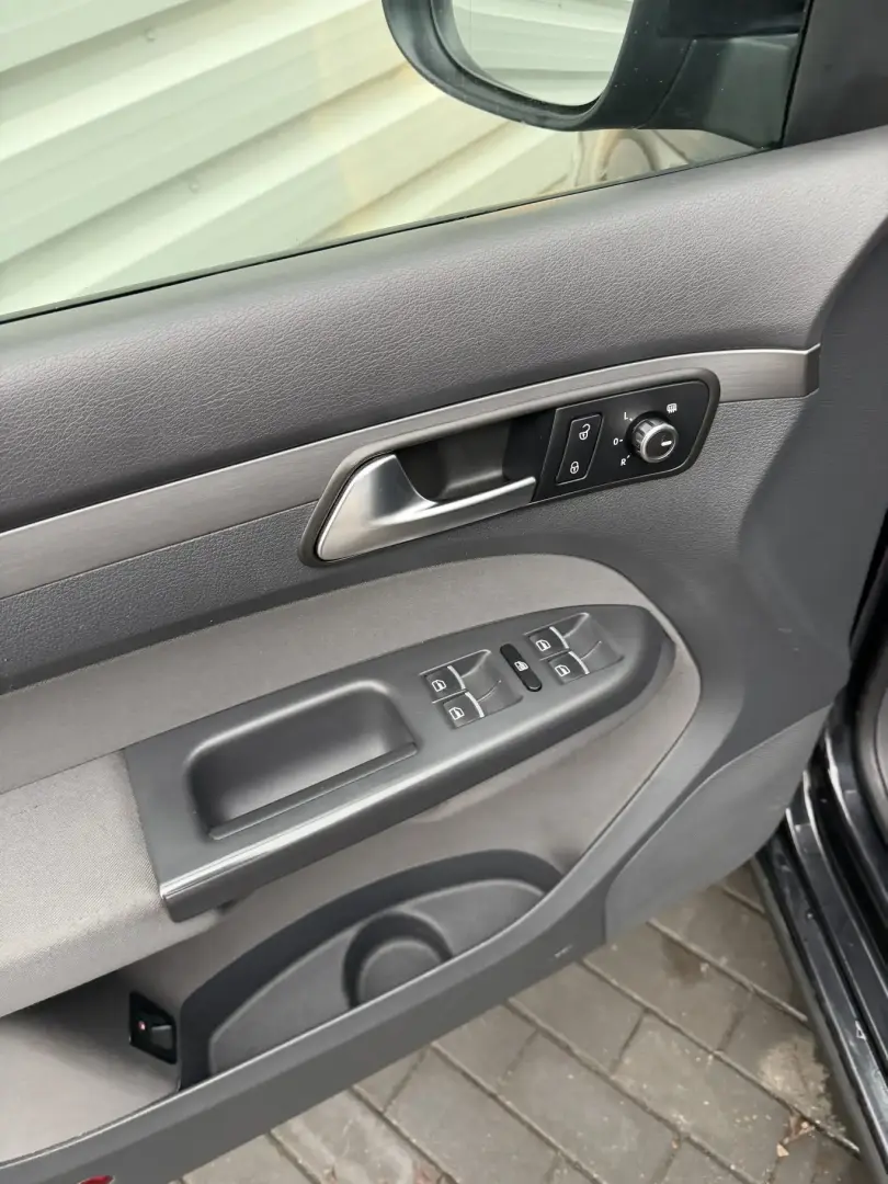 Volkswagen Touran 2.0 diesel cutie manual