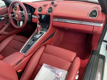 Porsche Boxster 718 Style Edition