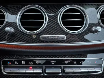 E 63 AMG S Final Edition Panorama Burmester HUD