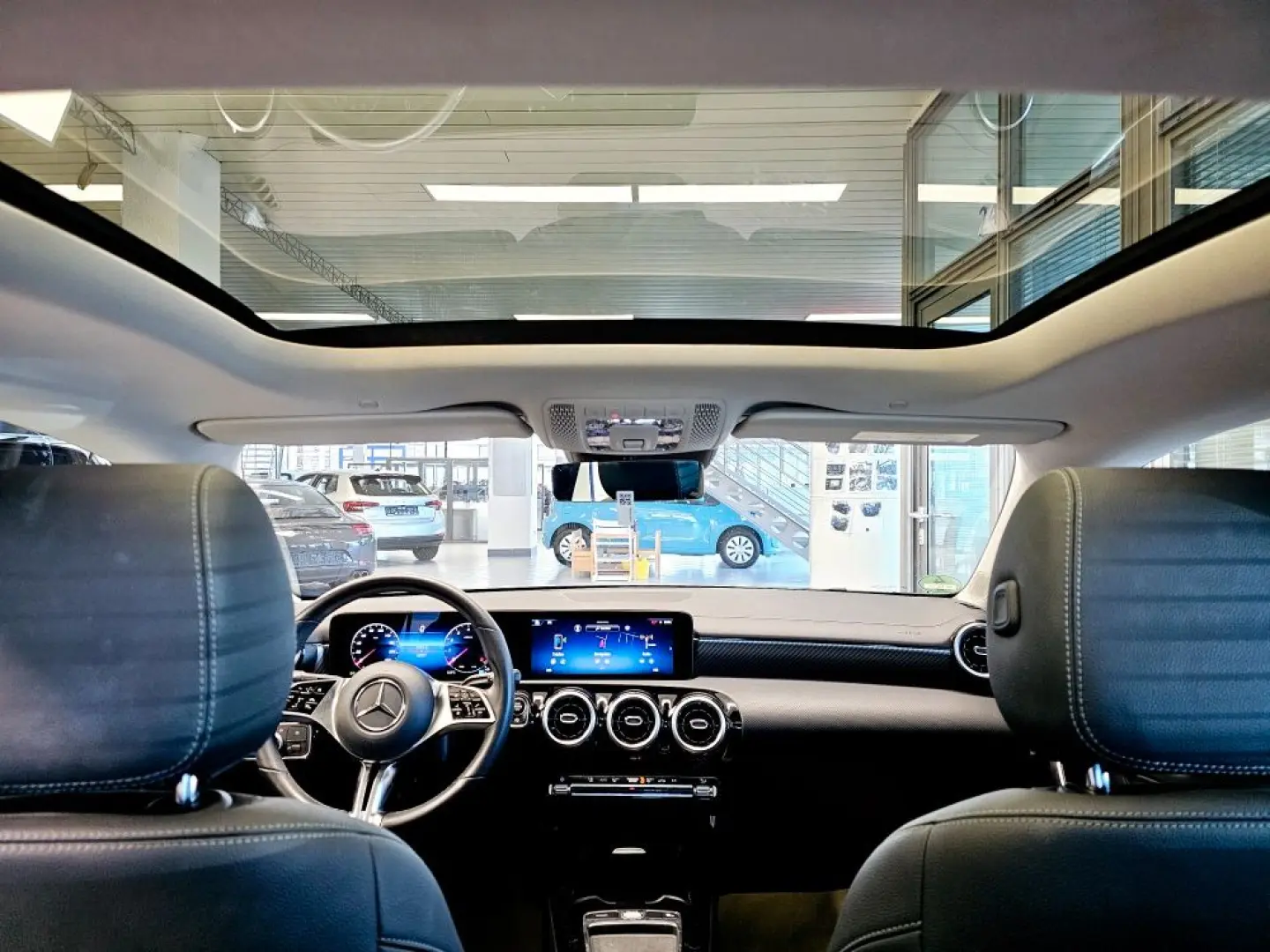 MERCEDES BENZ CLA 180 Progressive Line