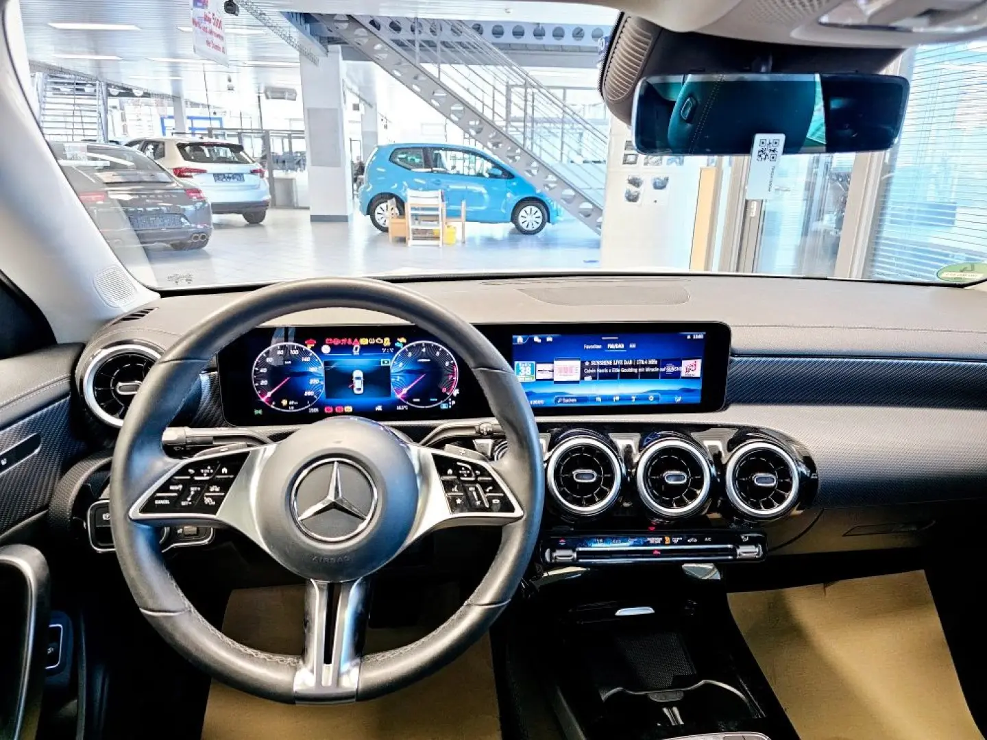 MERCEDES BENZ CLA 180 Progressive Line