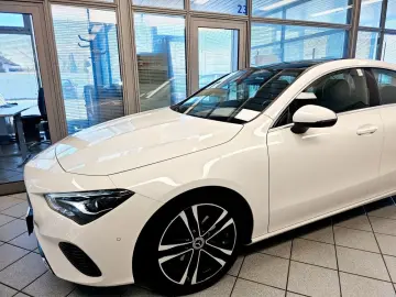 MERCEDES BENZ CLA 180 Progressive Line