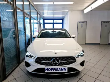 MERCEDES BENZ CLA 180 Progressive Line