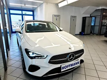 MERCEDES BENZ CLA 180 Progressive Line