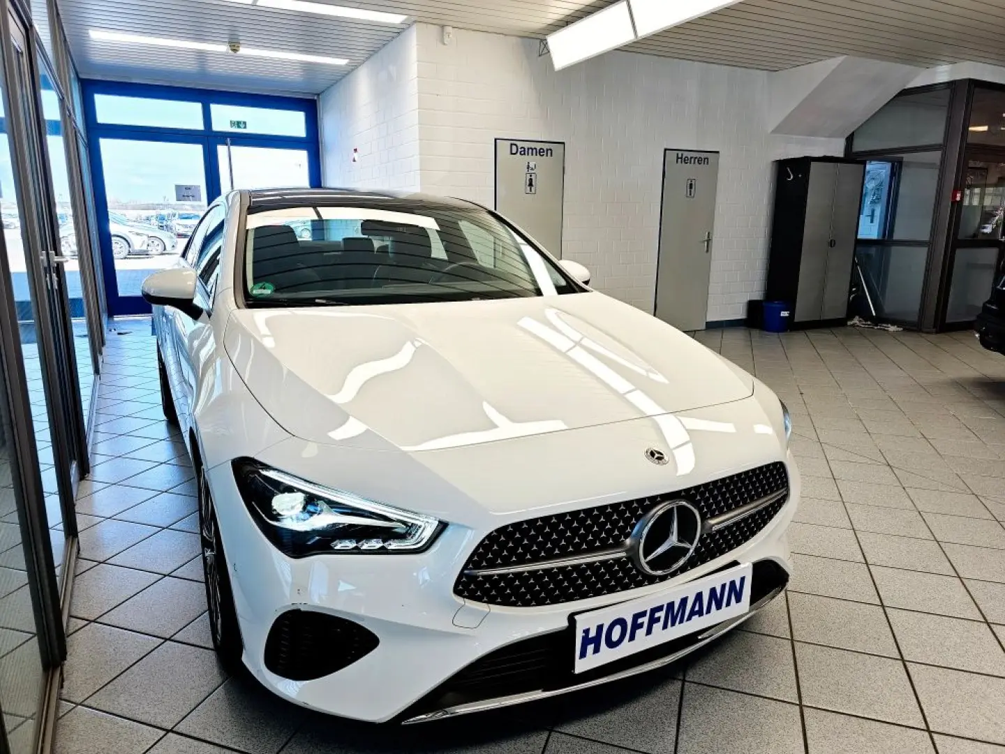 MERCEDES BENZ CLA 180 Progressive Line