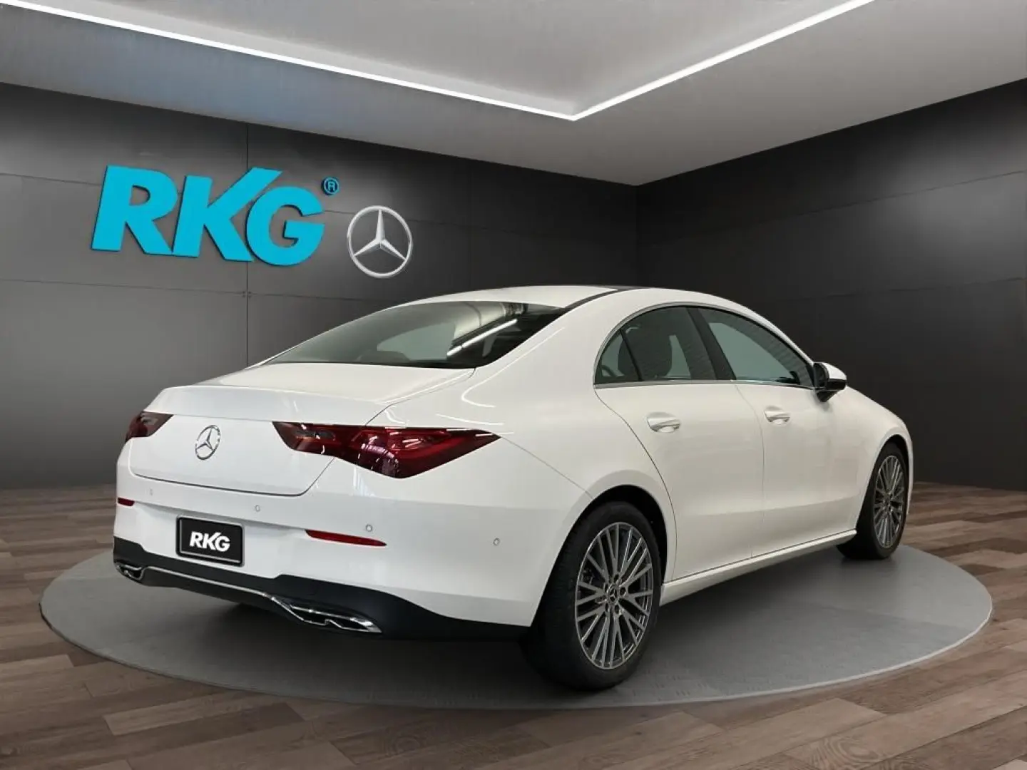 MERCEDES BENZ CLA 180 PROGRESSIVE