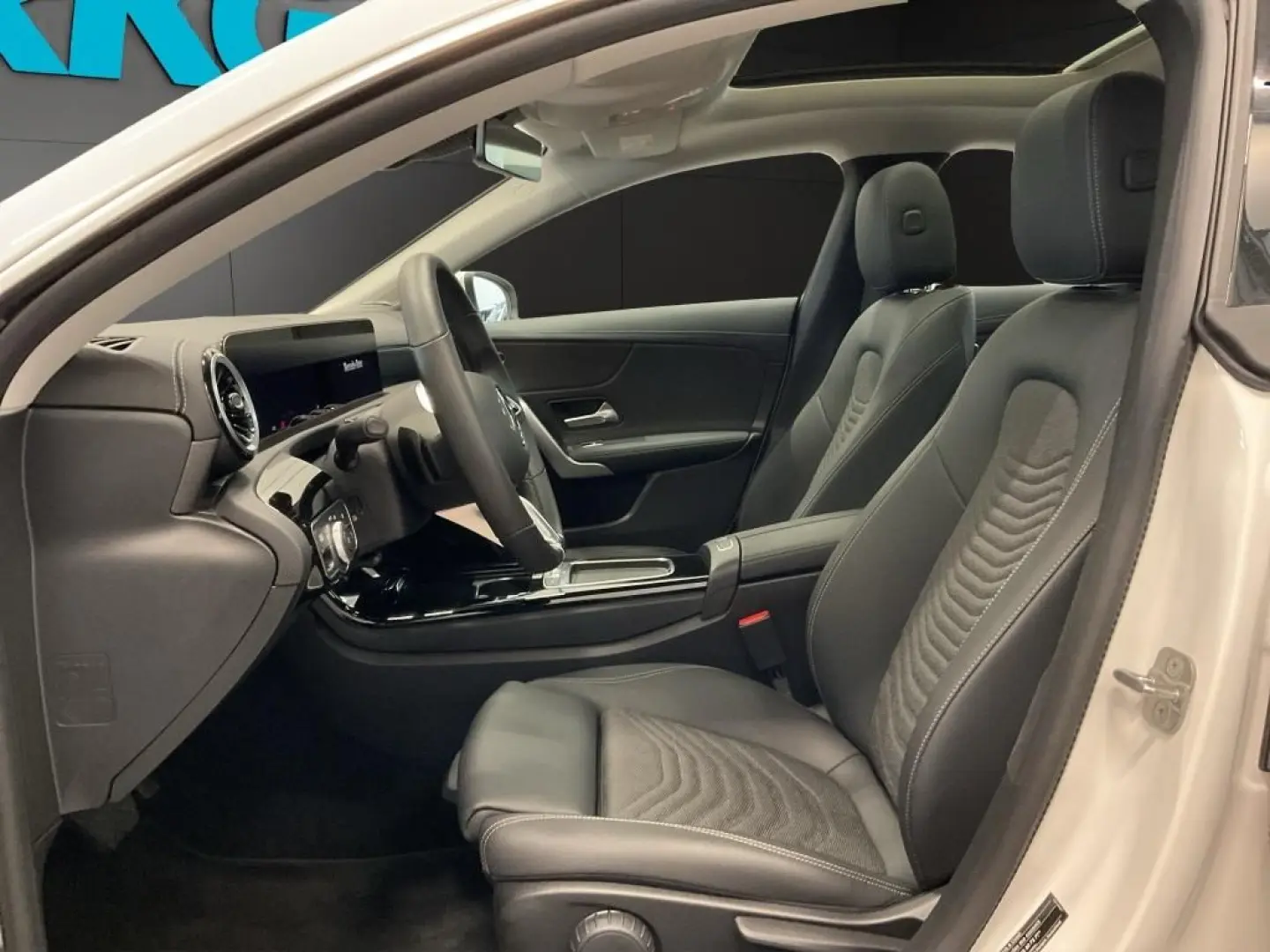 MERCEDES BENZ CLA 180 PROGRESSIVE