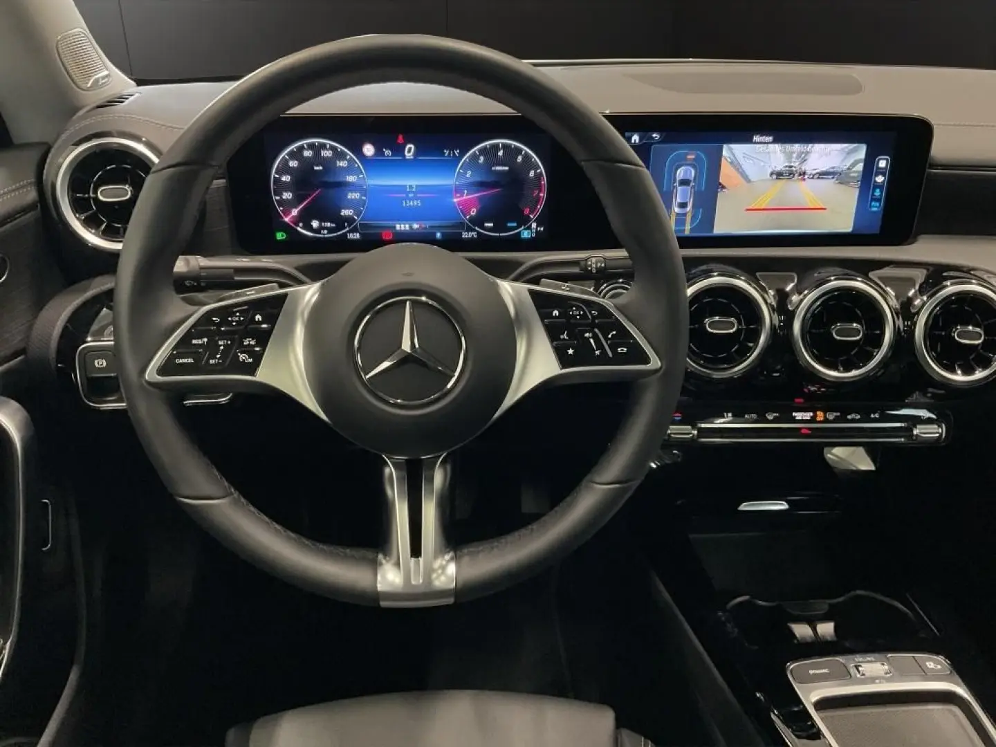 MERCEDES BENZ CLA 180 PROGRESSIVE