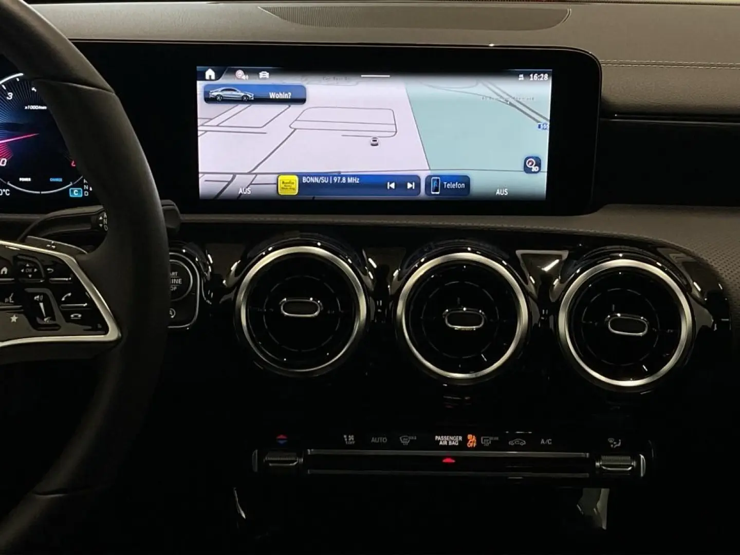 MERCEDES BENZ CLA 180 PROGRESSIVE