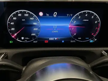 MERCEDES BENZ CLA 180 PROGRESSIVE