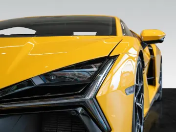 Lamborghini Revuelto   Giallo   Leather Pack