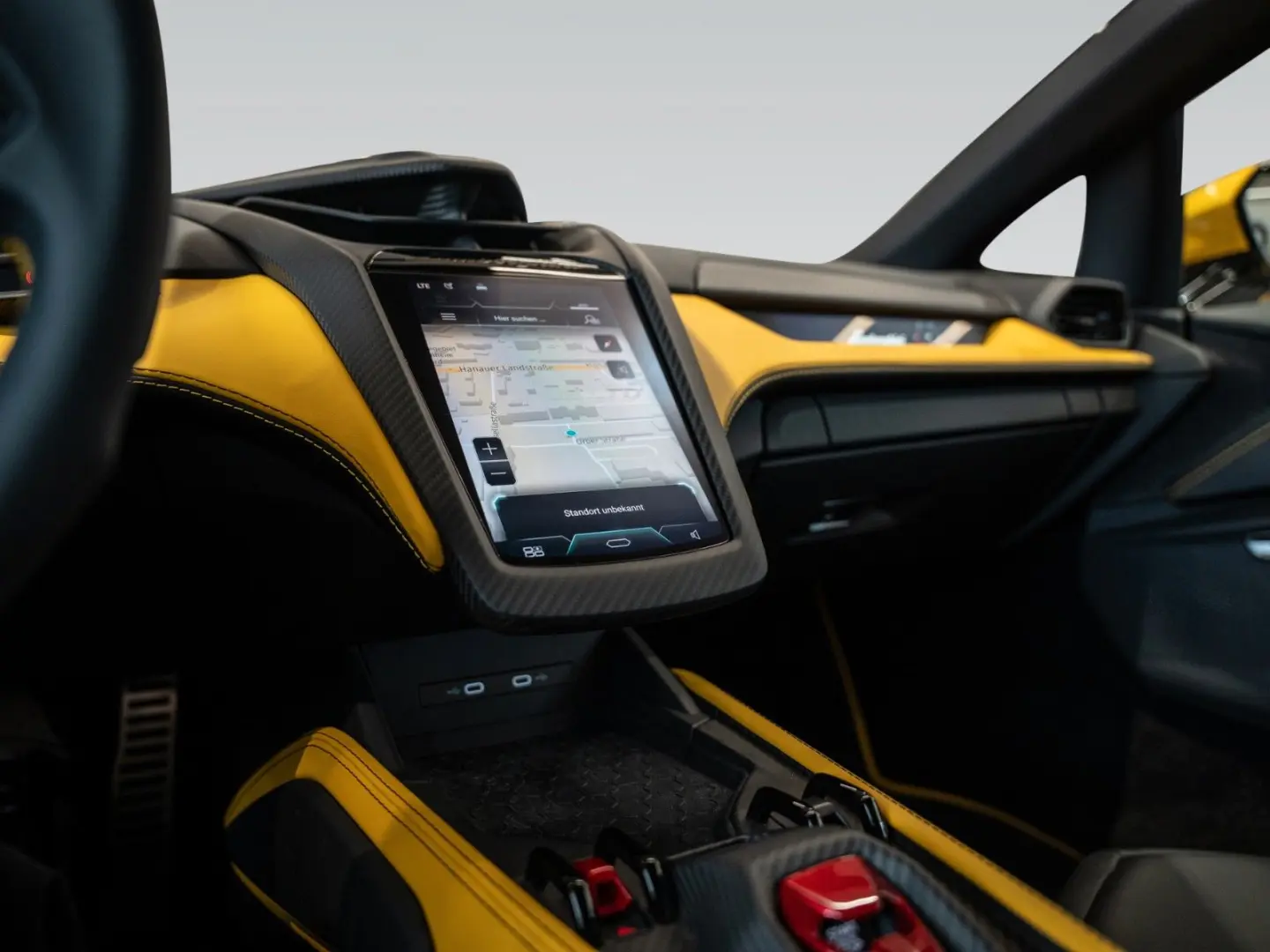 Lamborghini Revuelto   Giallo   Leather Pack