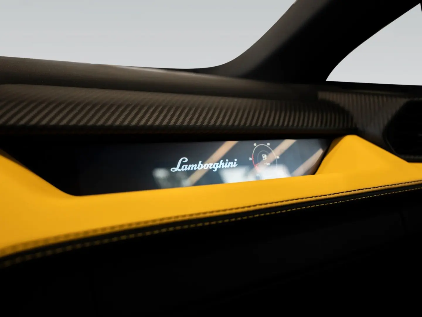 Lamborghini Revuelto   Giallo   Leather Pack