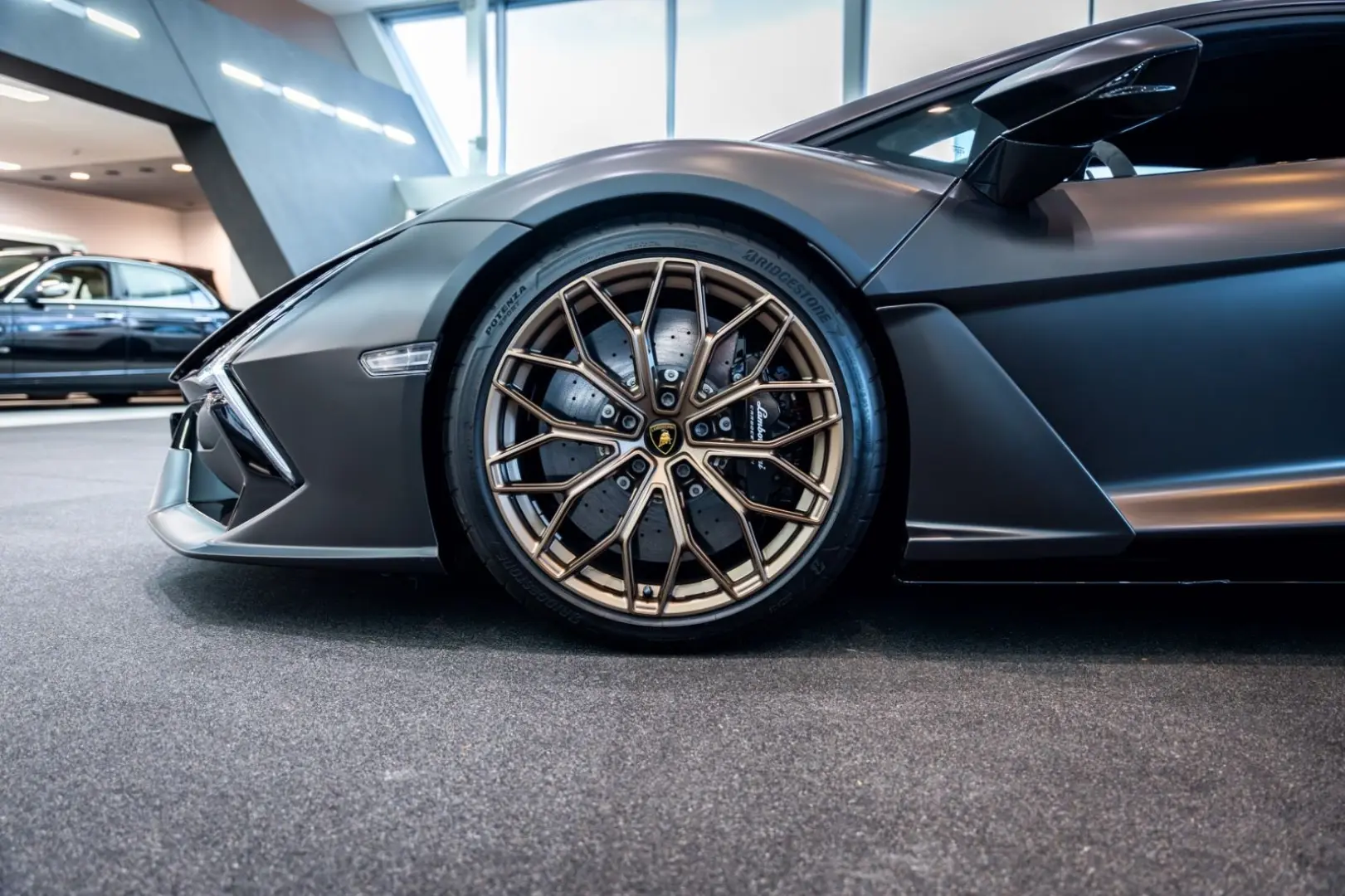 Lamborghini Revuelto