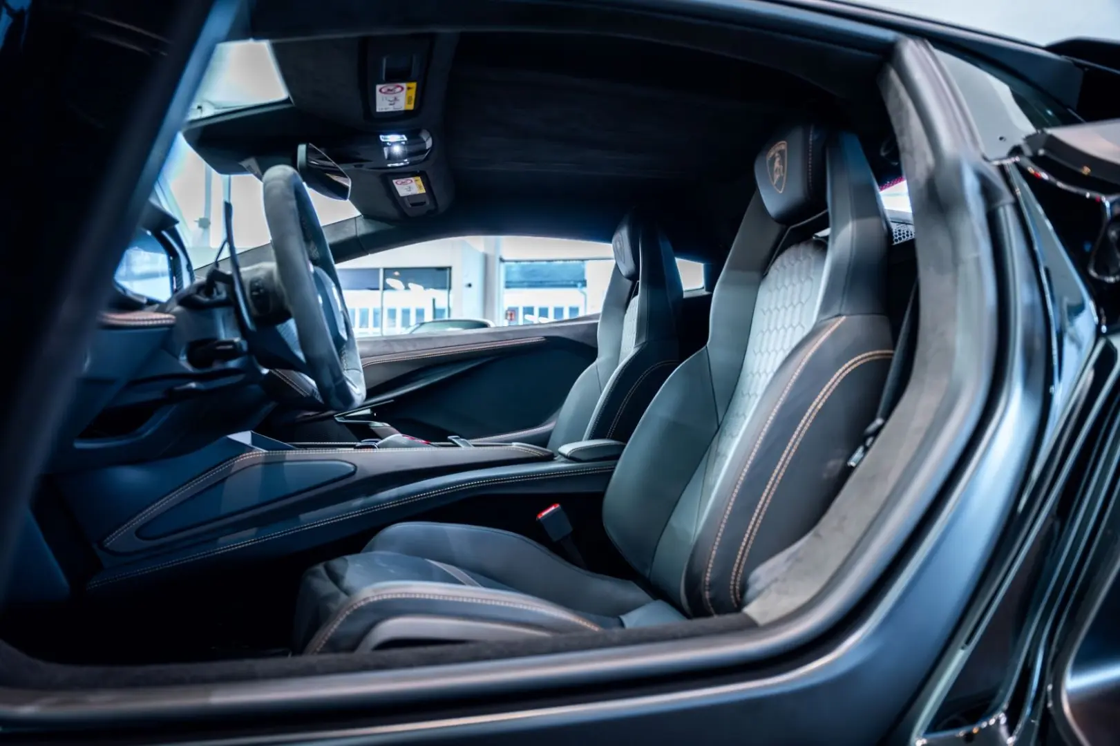 Lamborghini Revuelto