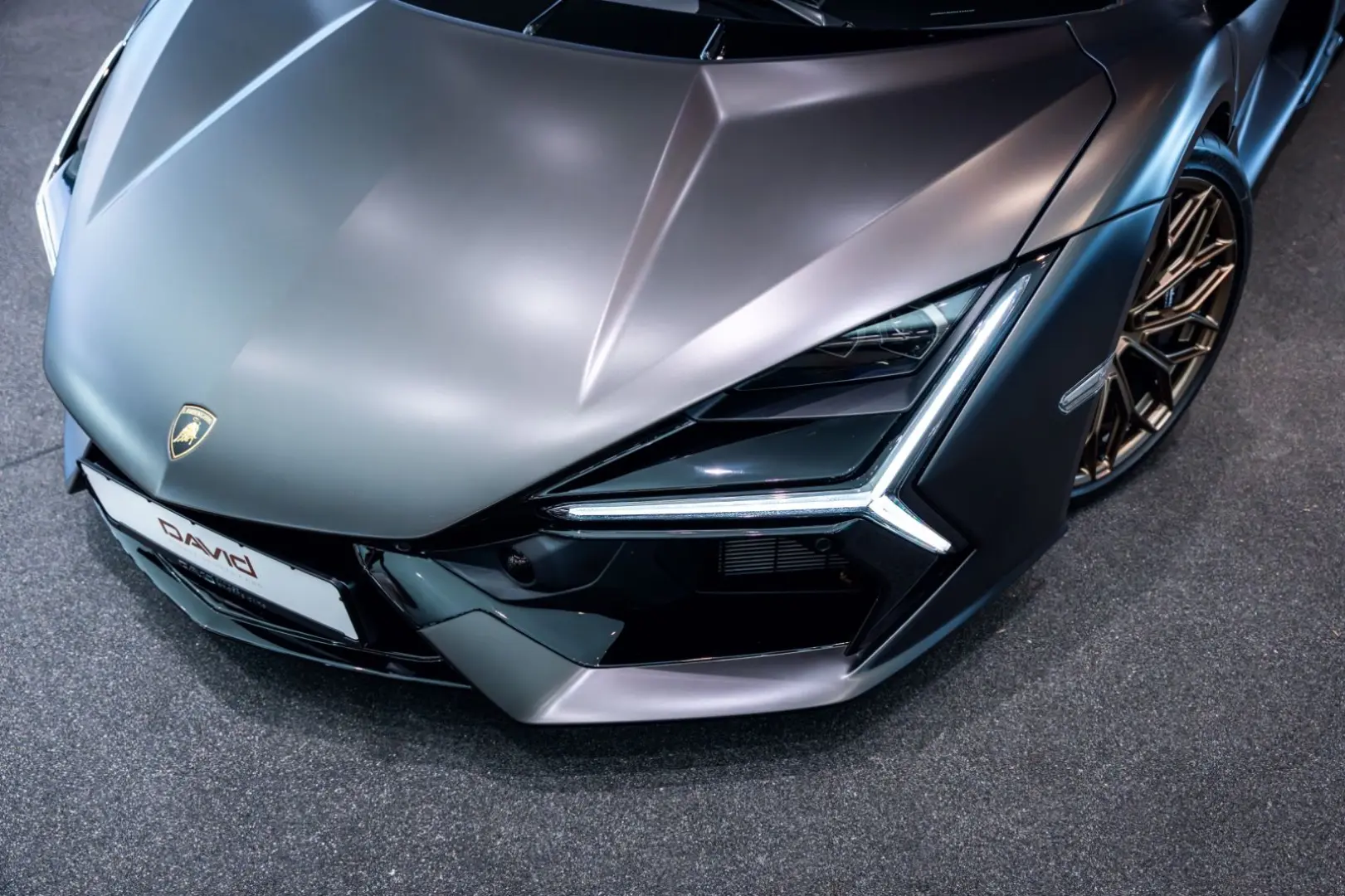 Lamborghini Revuelto