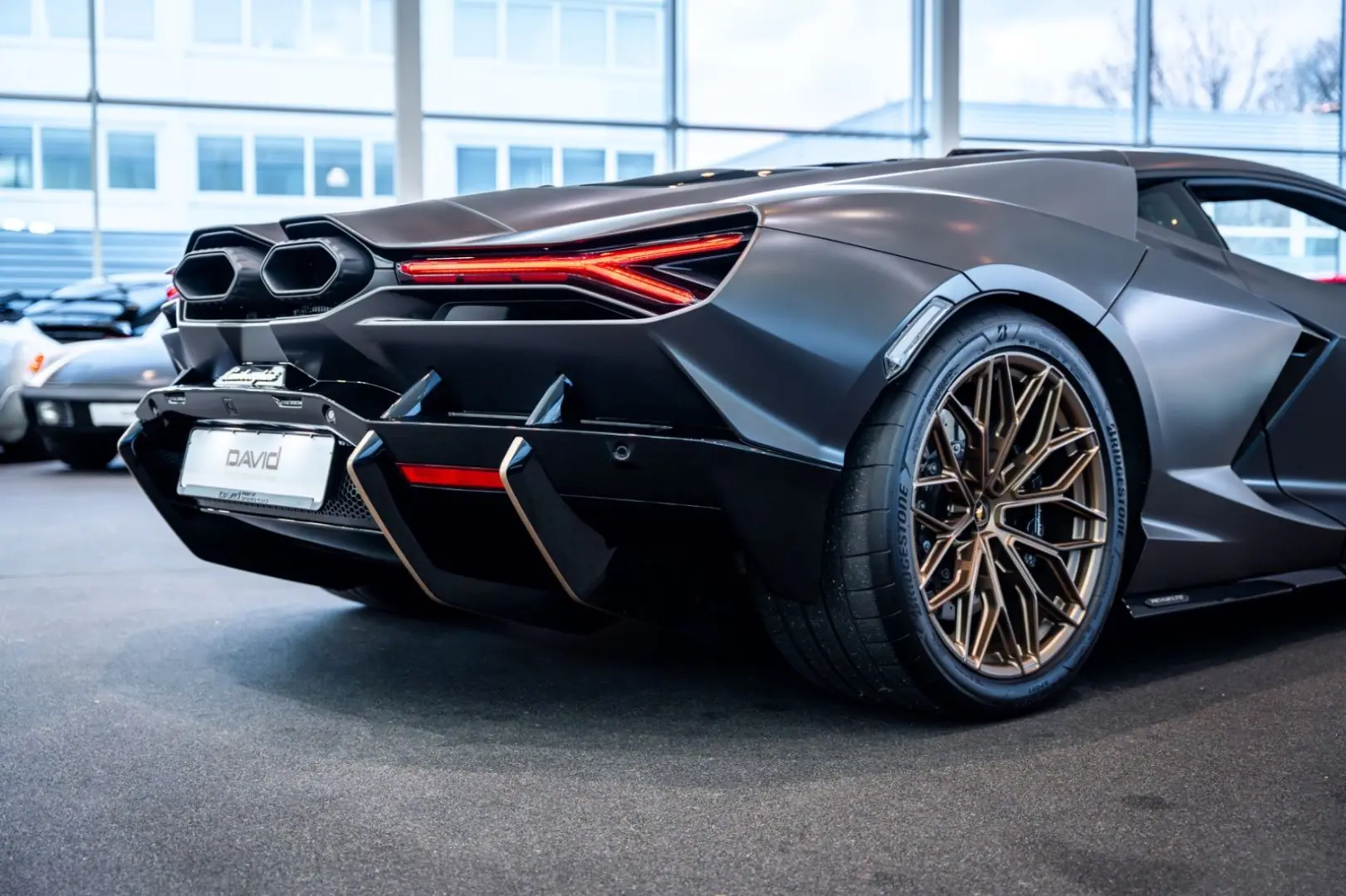 Lamborghini Revuelto