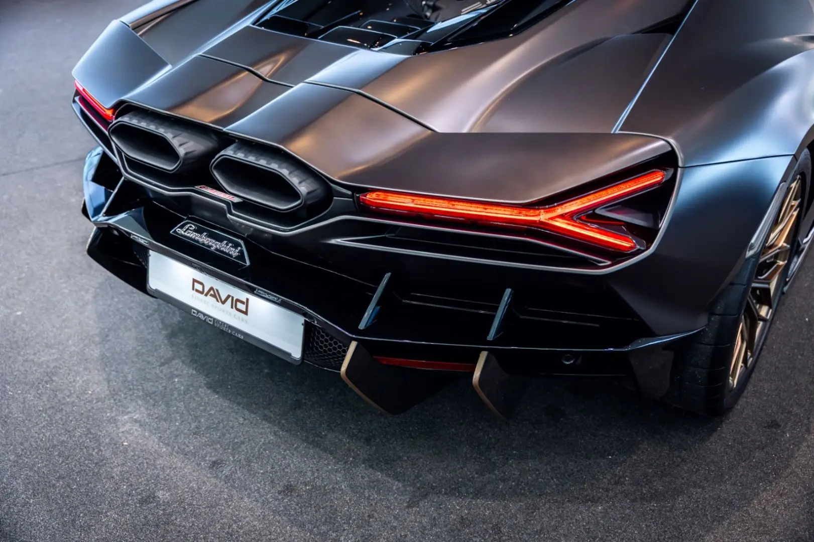 Lamborghini Revuelto