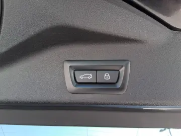 X5 xDr30d MSport SoftClose SkyLounge Ventilation IconicGlow