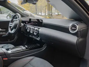 A 220 d AMG-Sport MLB Cam AHK Night Distr Winter