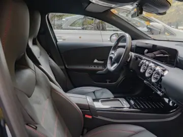 A 220 d AMG-Sport MLB Cam AHK Night Distr Winter