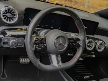 A 220 d AMG-Sport MLB Cam AHK Night Distr Winter