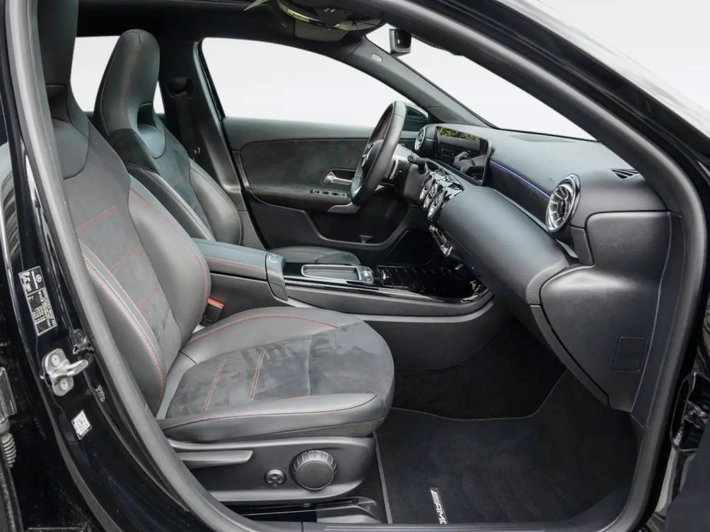 A 220 d AMG-LINE PREMIUM PANO MULTIBEAM NIGHT