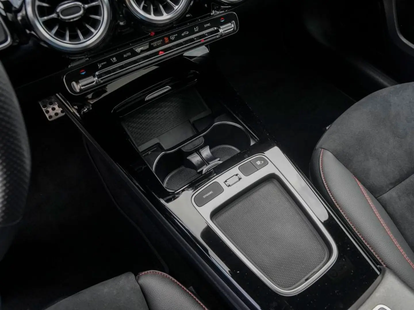 A 220 d AMG-LINE PREMIUM PANO MULTIBEAM NIGHT