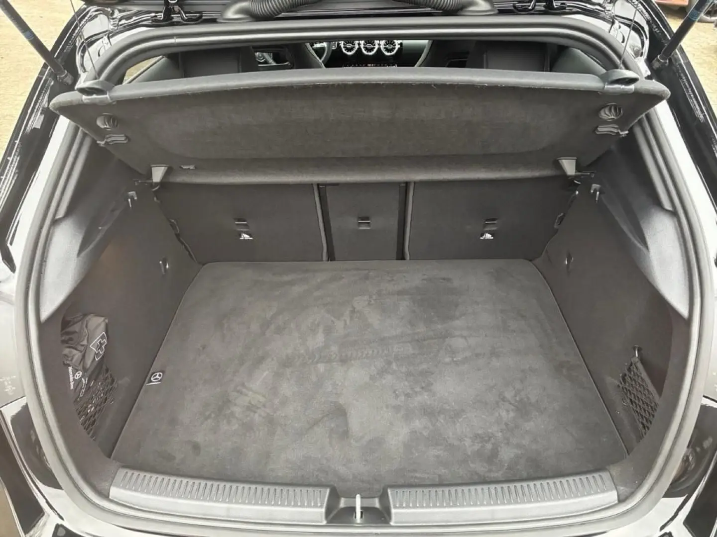 A 220 d AMG-Prem. AHK Multibeam 360  Leder Night