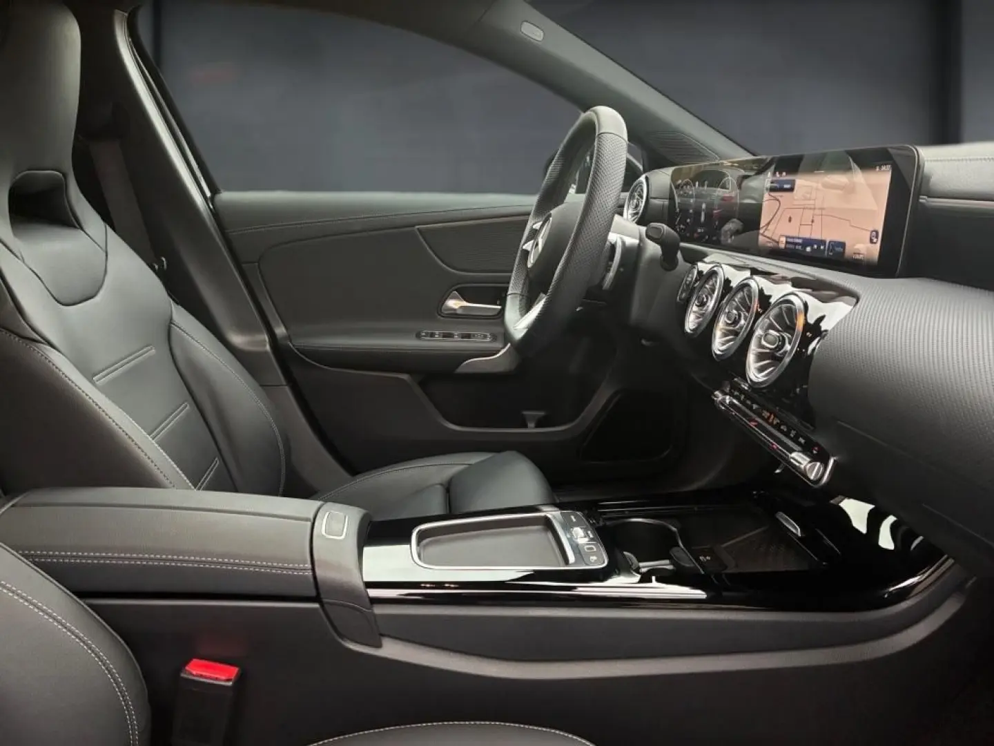 A 220 d AMG-Prem. AHK Multibeam 360  Leder Night