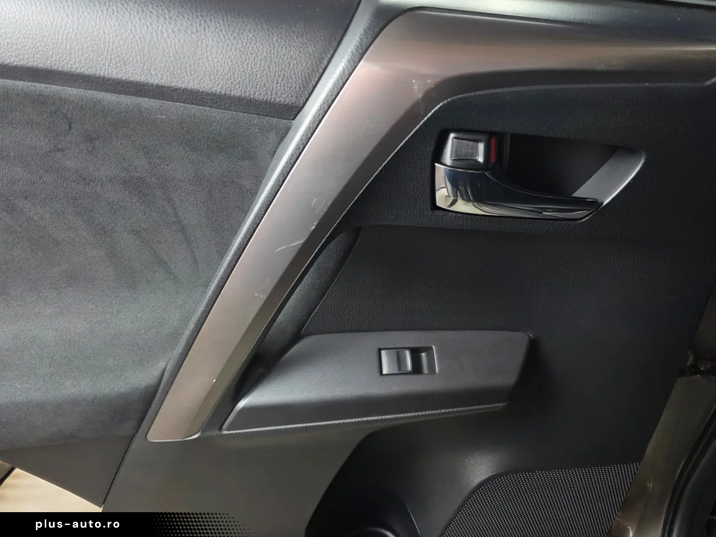 TOYOTA RAV 4 EXECUTIV 4WD 2.5i HYBRID155CP