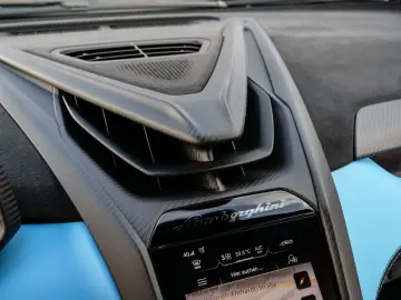Lamborghini Revuelto Blu Cepheus