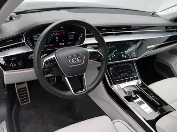 S8 4.0 TFSI quattro . Matrix Navi Pano AHK