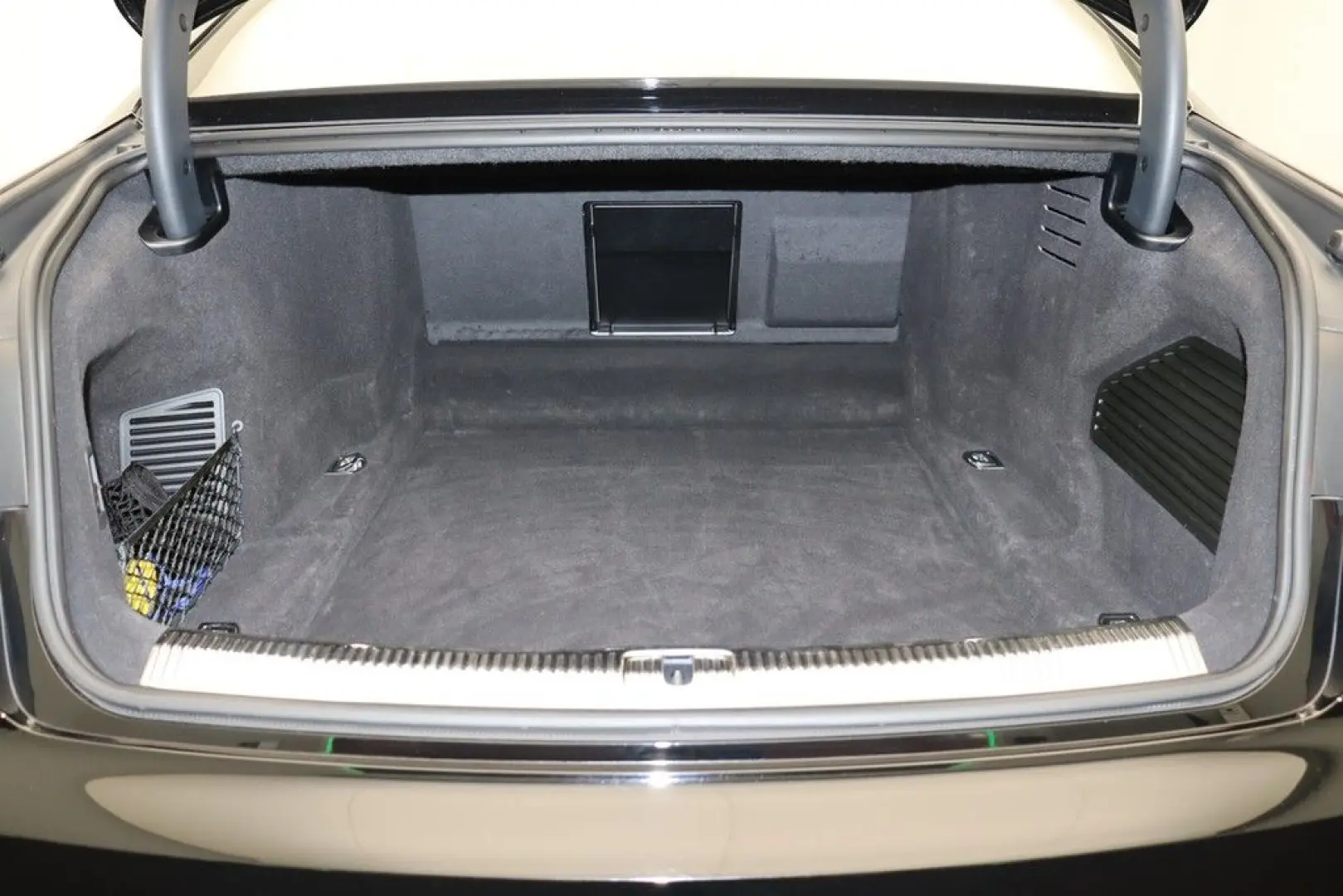 S8 4.0 TFSI quattro . Matrix Navi Pano AHK