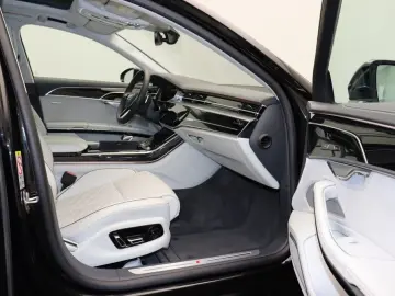 S8 4.0 TFSI quattro . Matrix Navi Pano AHK