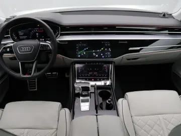 S8 4.0 TFSI quattro . Matrix Navi Pano AHK