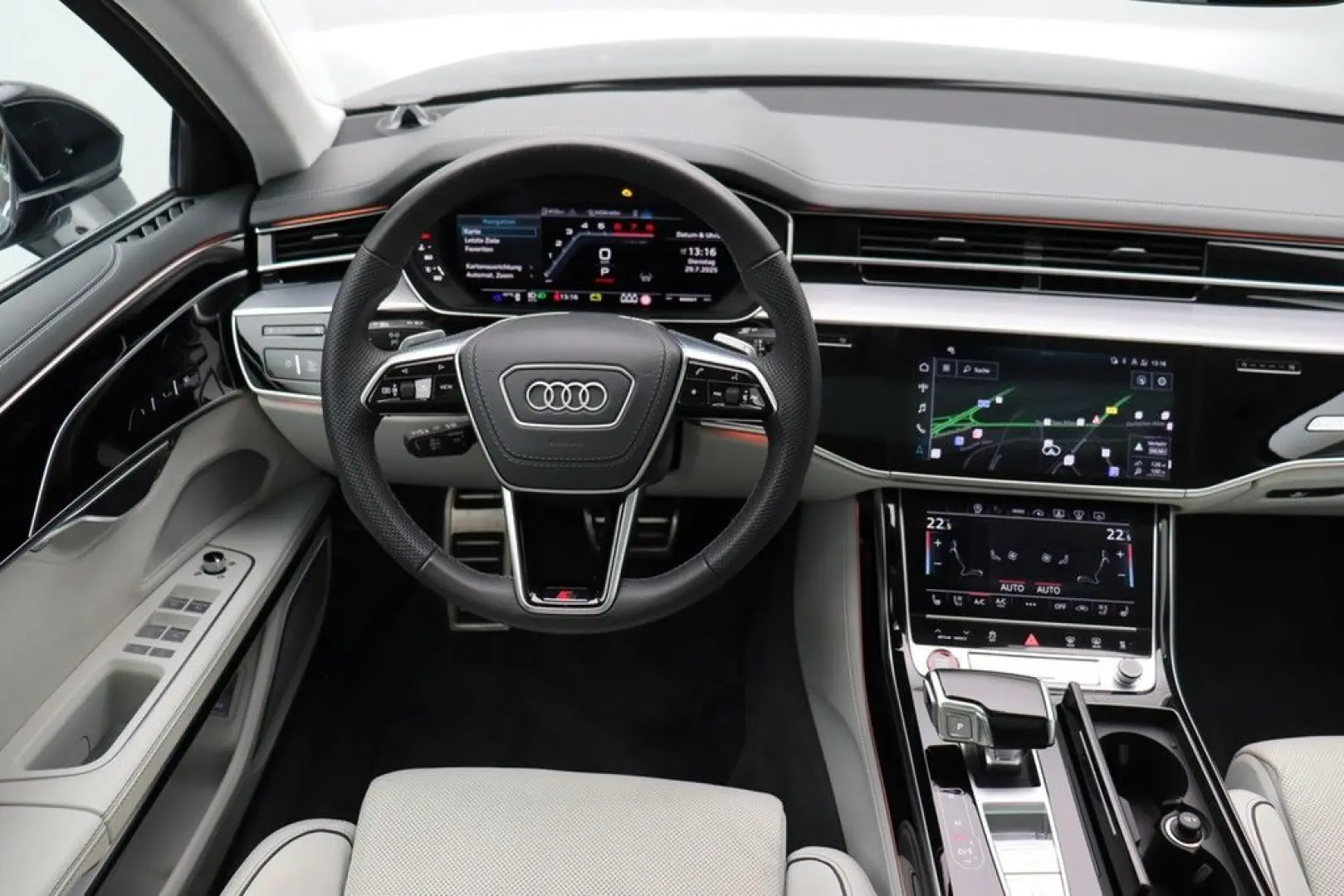 S8 4.0 TFSI quattro . Matrix Navi Pano AHK