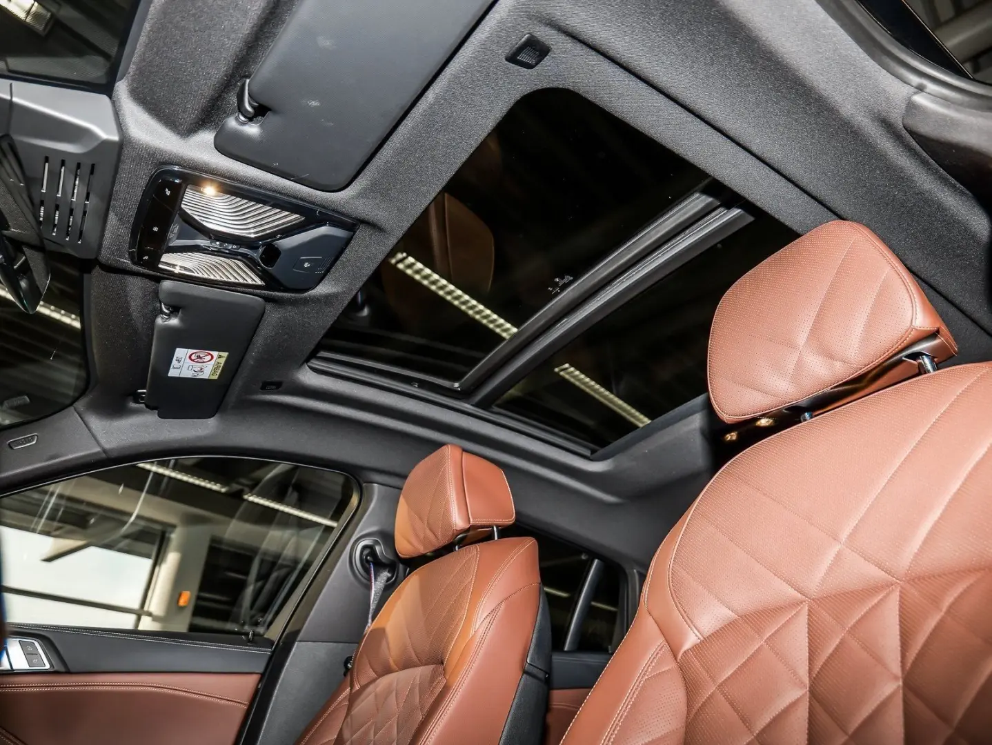 X6 xDr30d MSp Massage Ventilation SoftClose IconicGlow