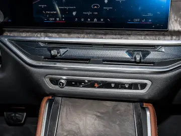 X6 xDr30d MSp Massage Ventilation SoftClose IconicGlow