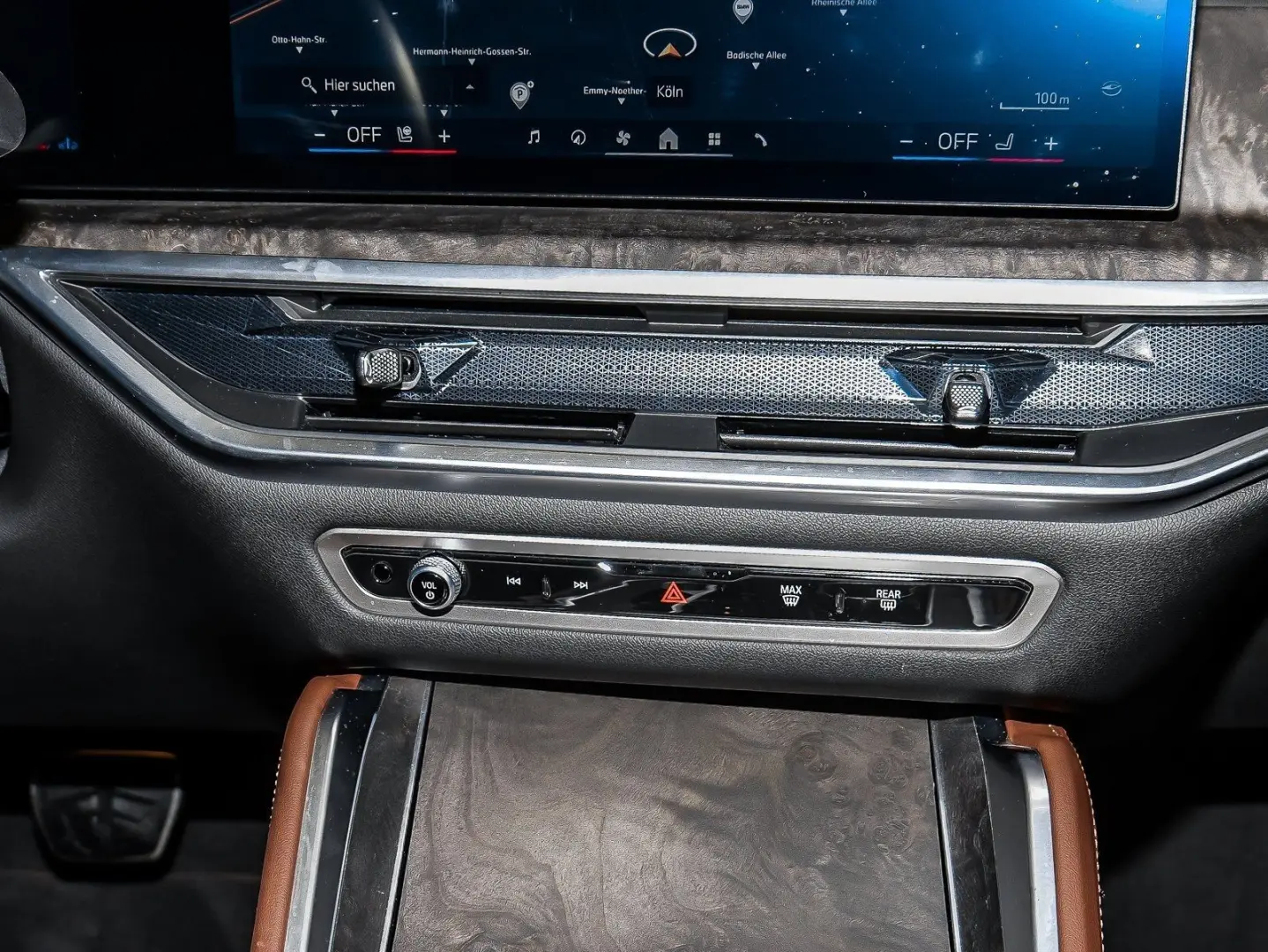 X6 xDr30d MSp Massage Ventilation SoftClose IconicGlow