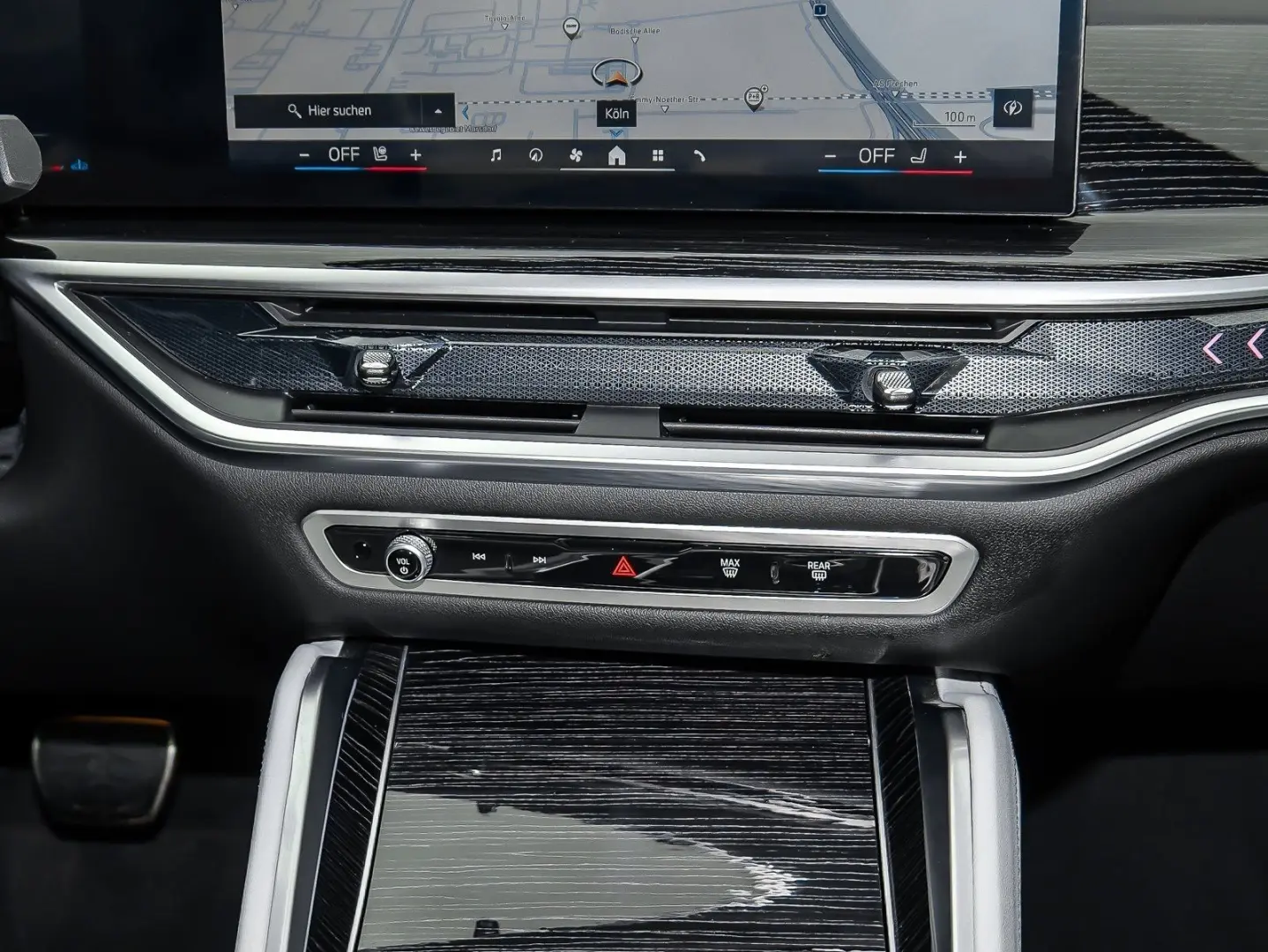 X6 xDr30d MSp SkyLounge Massage Ventilation IconicGlow