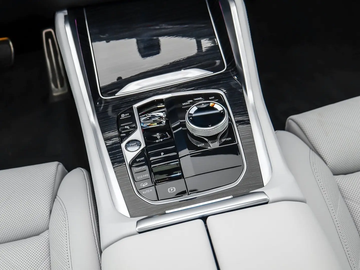 X6 xDr30d MSp SkyLounge Massage Ventilation IconicGlow