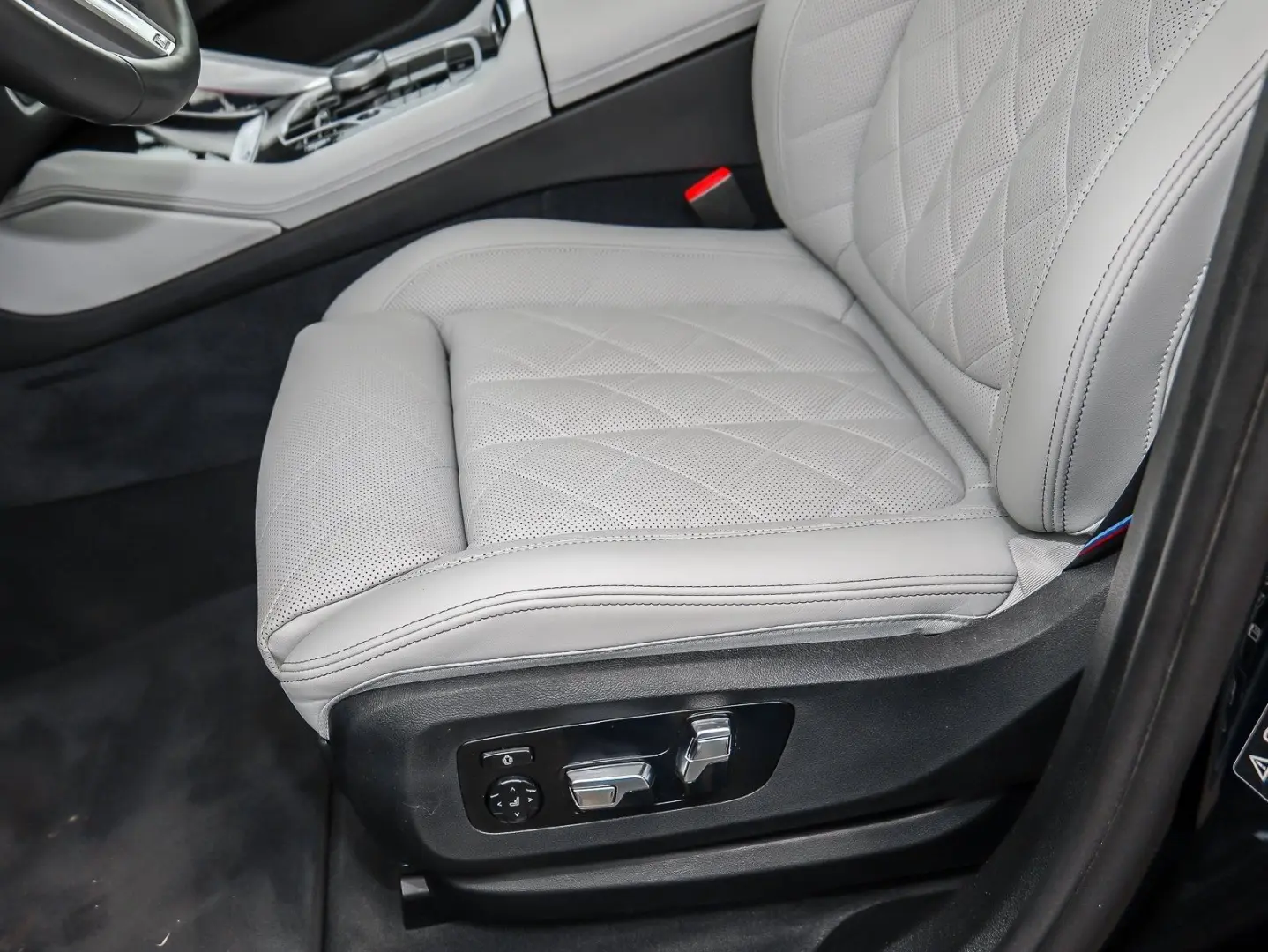 X6 xDr30d MSp SkyLounge Massage Ventilation IconicGlow