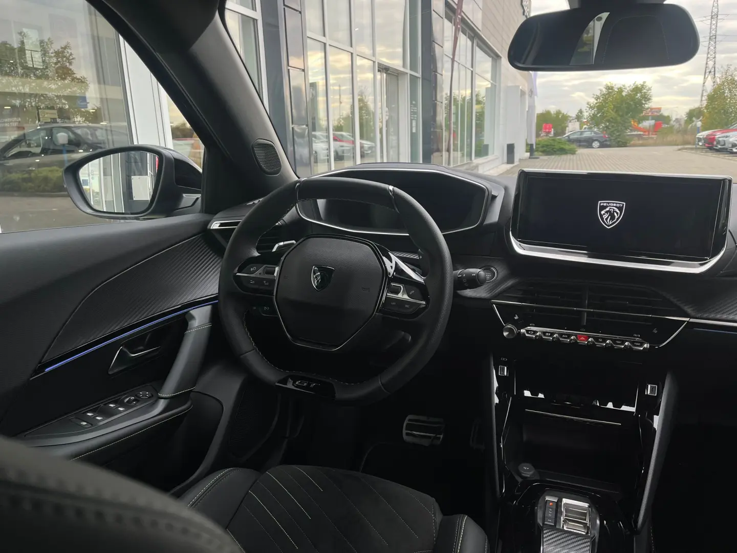 NOUL PEUGEOT 2008 SUV GT 1.2 HYBRID 145 CP E-DCS6